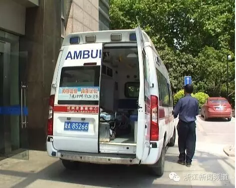 五一假期，杭州一工地的起重机吊机倒塌，造成1人重伤，3人轻伤